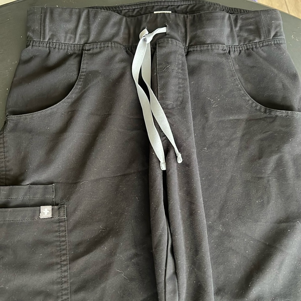 Figs, size Small, black bottoms, great condition.